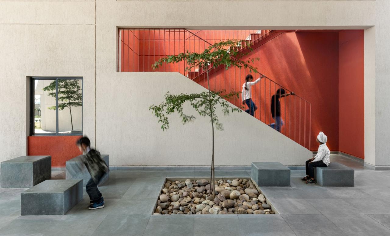 BIM建筑|立起围墙的校园 / Kamat & Rozario Architecture