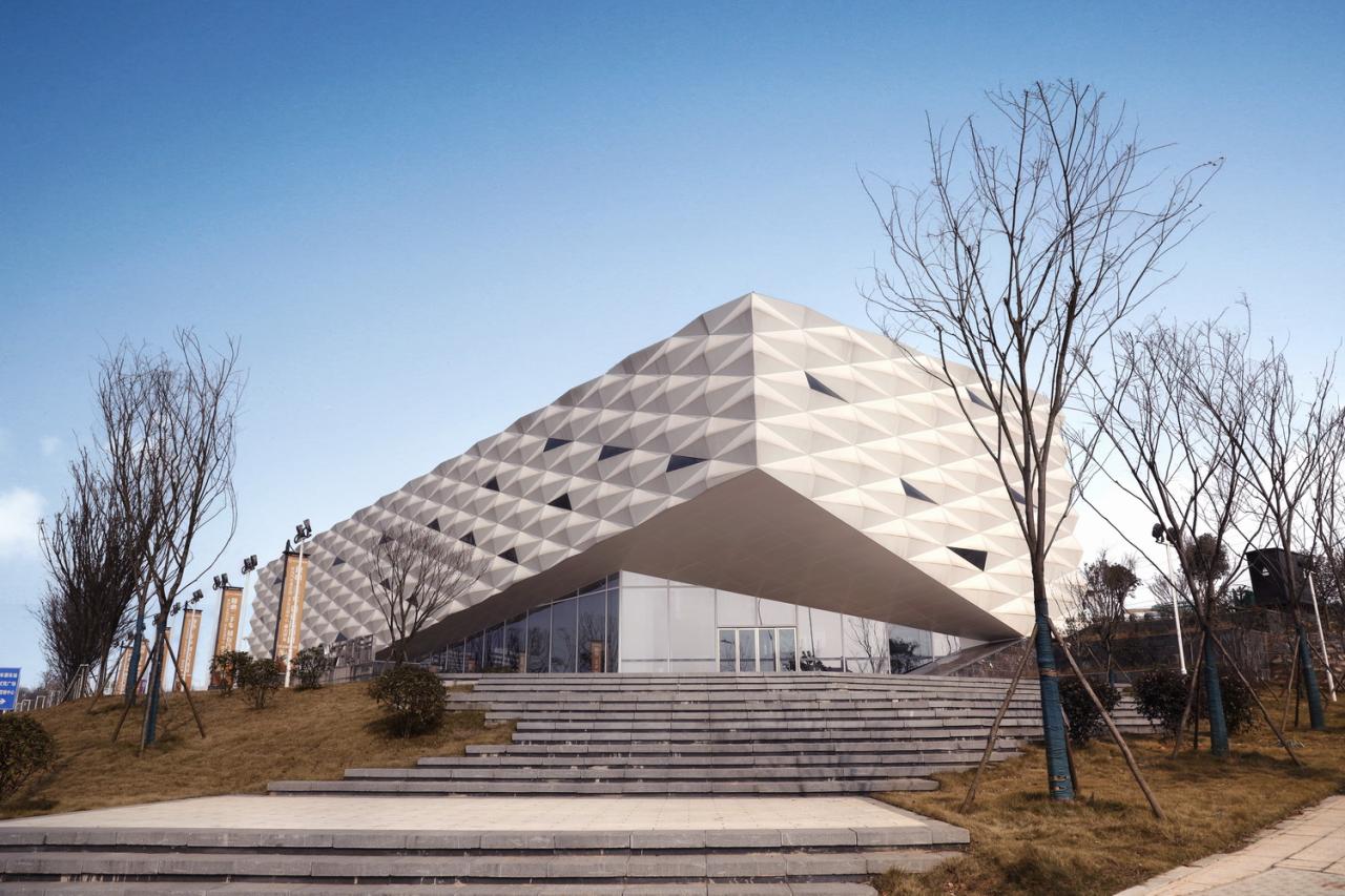 BIM建筑|漂浮的盒子：株洲汽博园营销中心 / 罗劲工作室