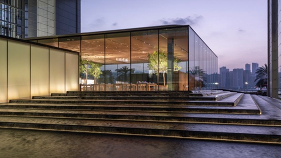 BIM建筑|福斯特设计阶梯瀑布环绕的苹果商店