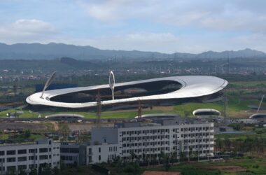 BIM建筑|全球最大覆土建筑群设计：“消失的体育场”/ MAD马岩松-BIM建筑网