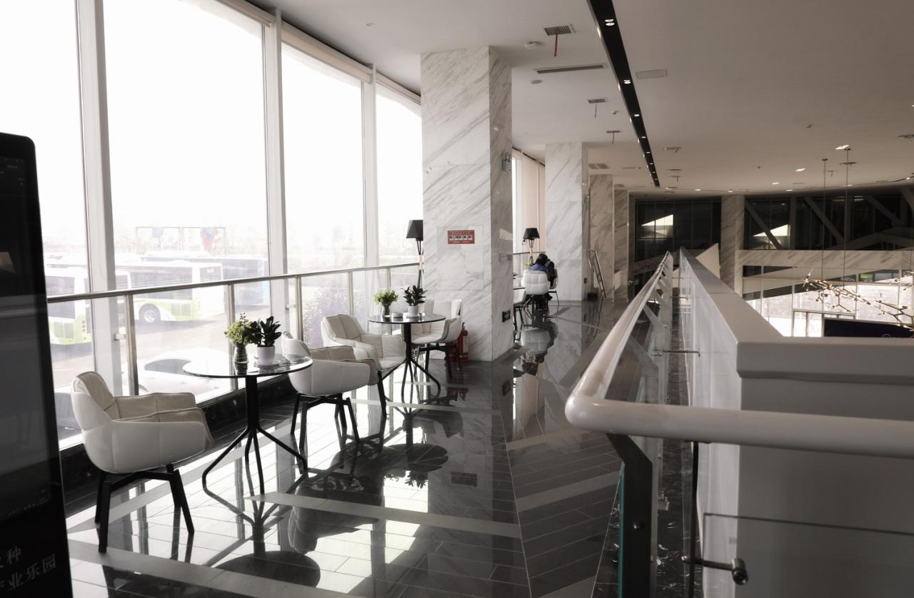 BIM建筑|漂浮的盒子：株洲汽博园营销中心 / 罗劲工作室