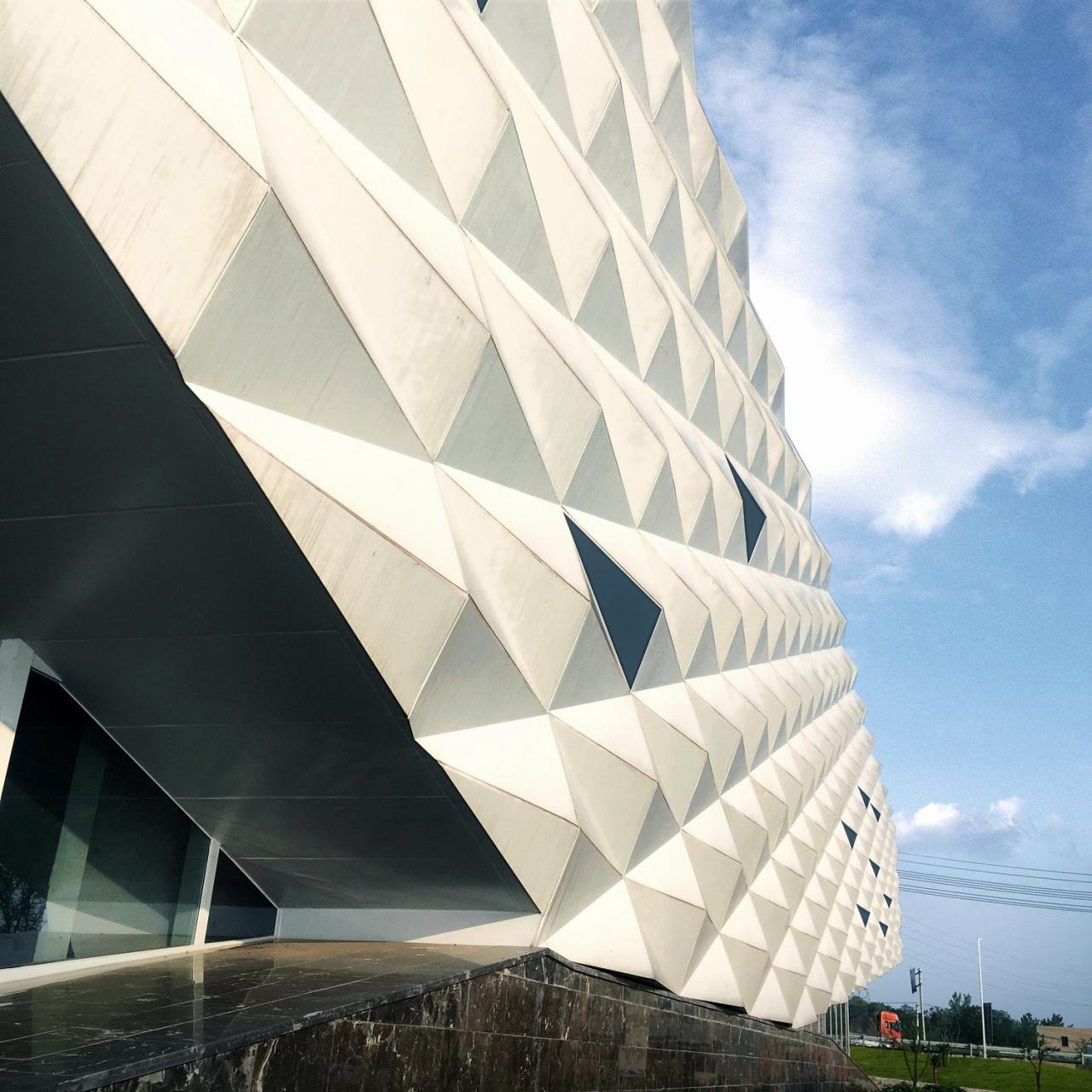 BIM建筑|漂浮的盒子：株洲汽博园营销中心 / 罗劲工作室