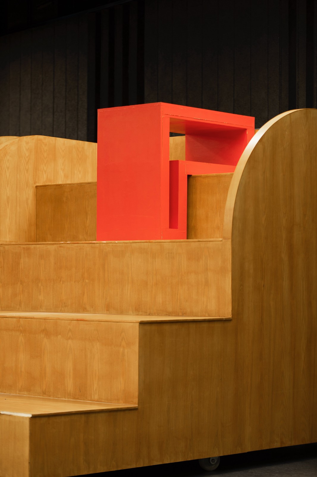 BIM建筑|细胞与构件：北京大学新太阳小剧场看台装置 / 扉建筑 FEI Architects