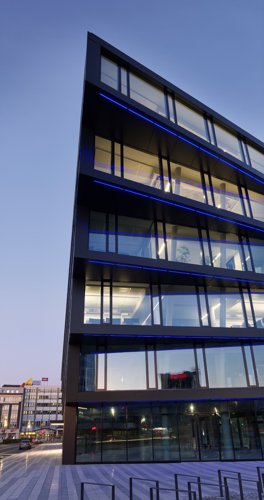 BIM建筑|墨卡托一号办公大楼 / Hadi Teherani Architects