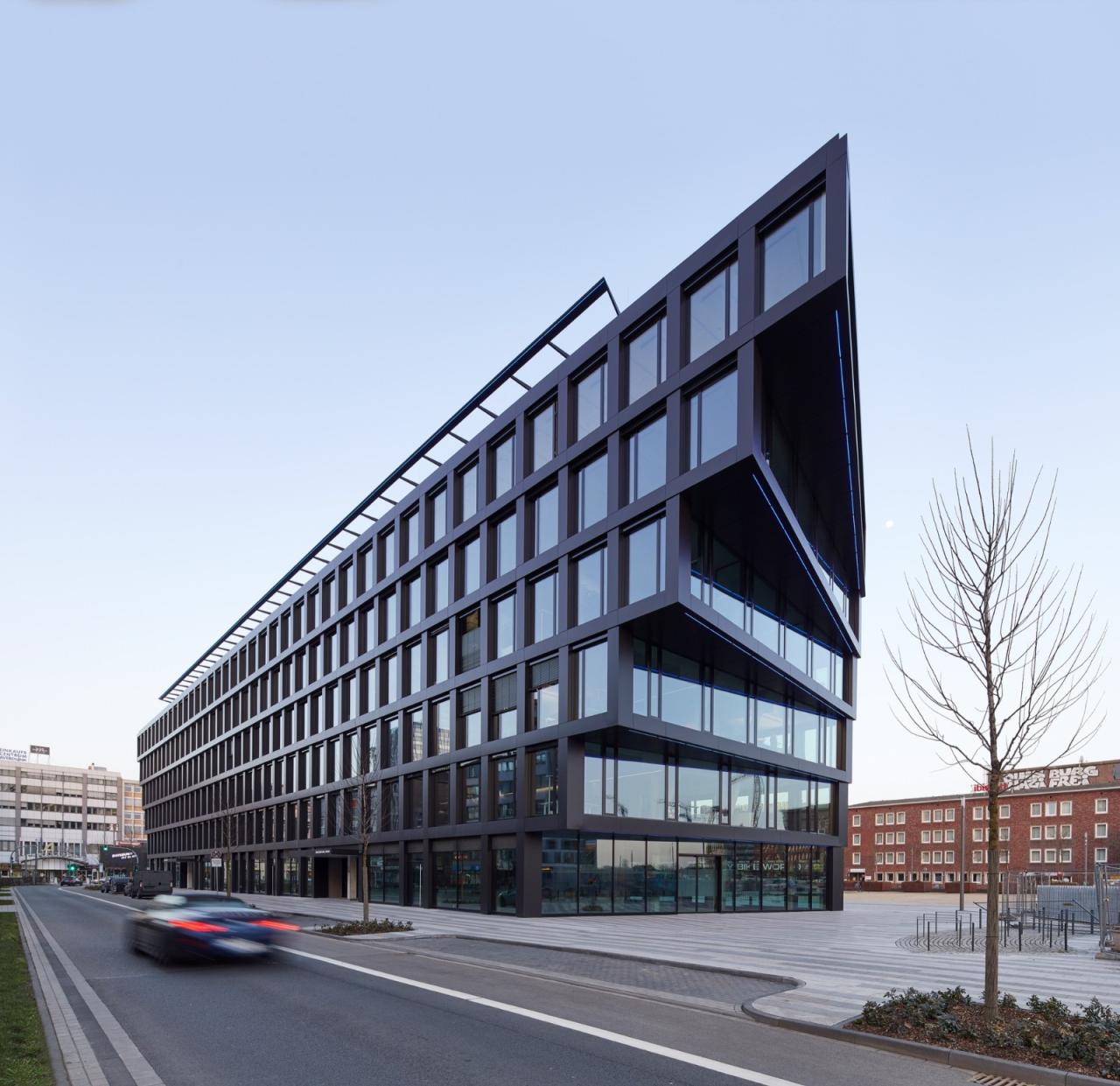 BIM建筑|墨卡托一号办公大楼 / Hadi Teherani Architects