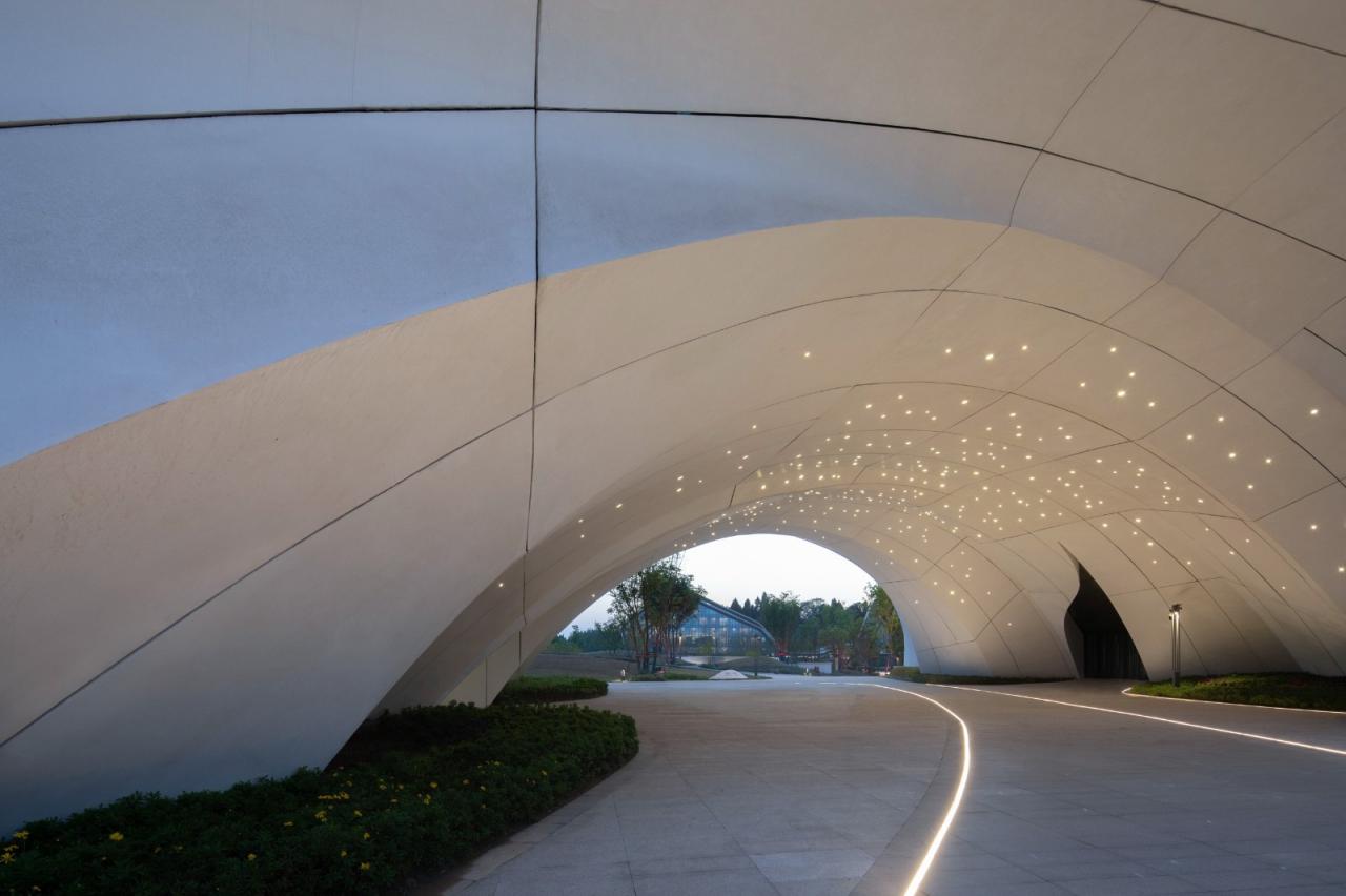 BIM建筑|建筑融于自然：眉山东部新城三中心一基地 / 大陆建筑设计