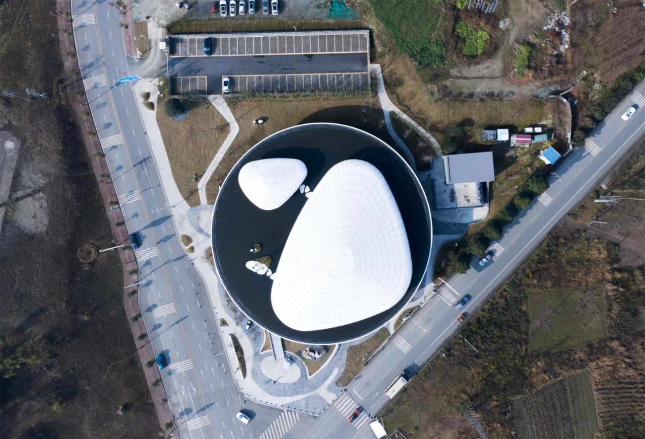 BIM建筑|卧云台 / 小隐建筑