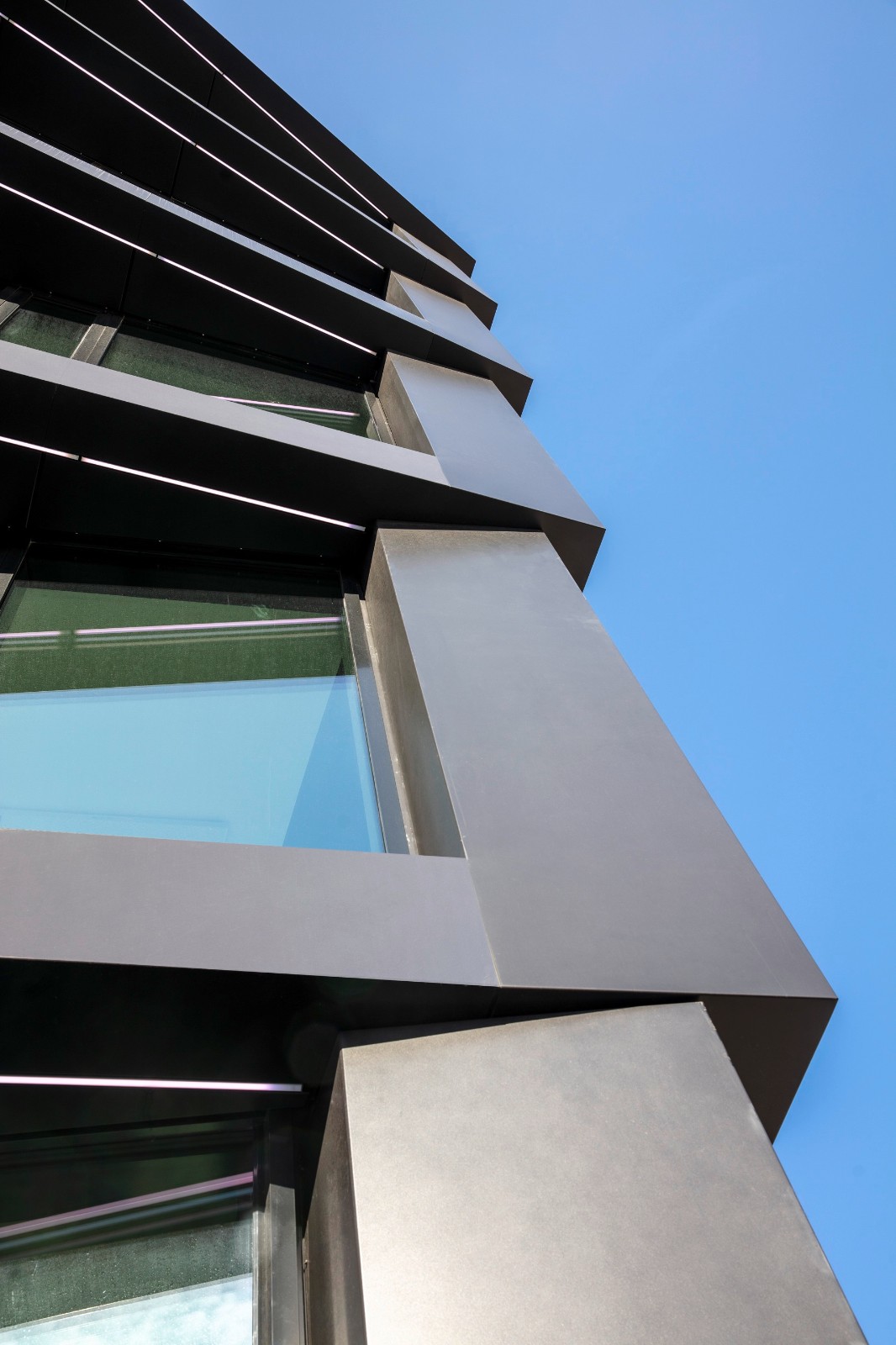 BIM建筑|墨卡托一号办公大楼 / Hadi Teherani Architects