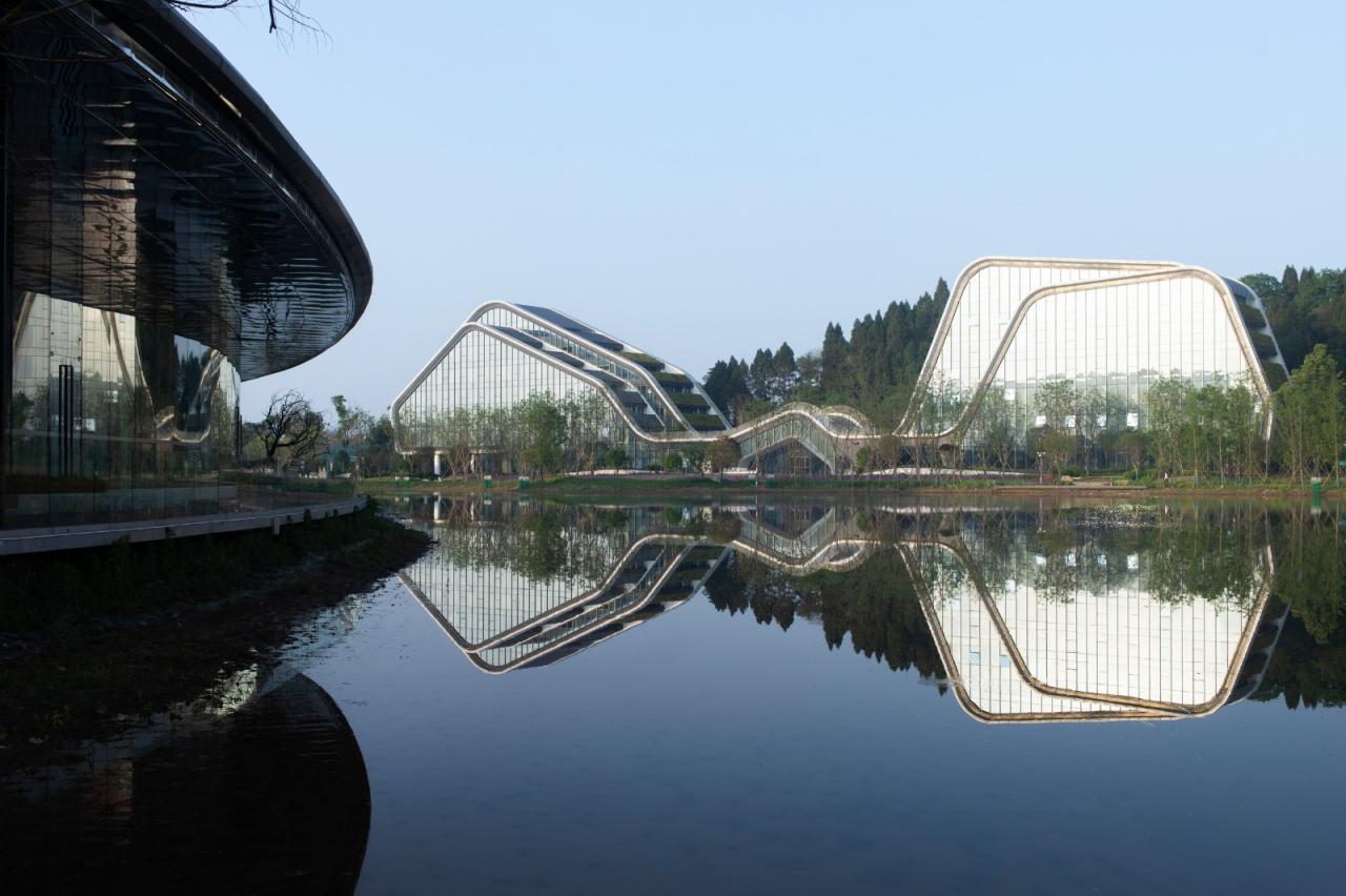 BIM建筑|建筑融于自然：眉山东部新城三中心一基地 / 大陆建筑设计