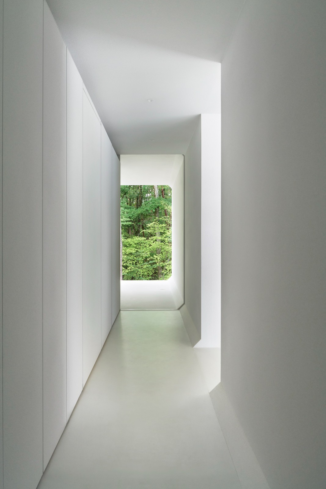 BIM建筑|日本长野极简酒店 Culvert，预制混凝土隧道 / nendo