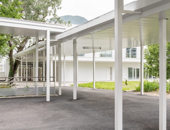 BIM建筑|建筑师用穿孔金属翅片覆盖中子研究中心