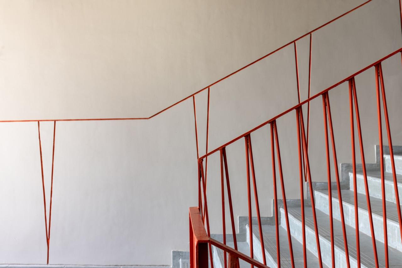 BIM建筑|立起围墙的校园 / Kamat & Rozario Architecture