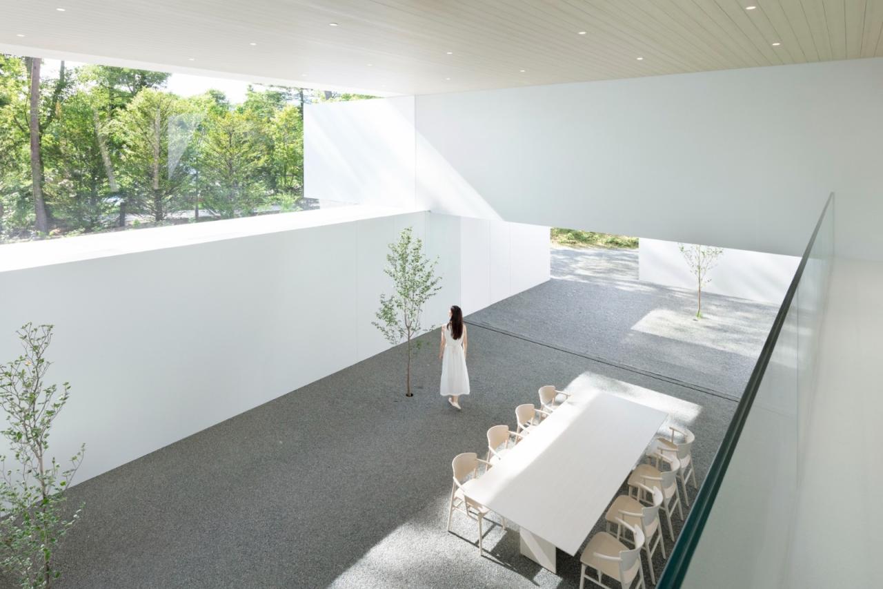 BIM建筑|日本长野极简酒店 Culvert，预制混凝土隧道 / nendo