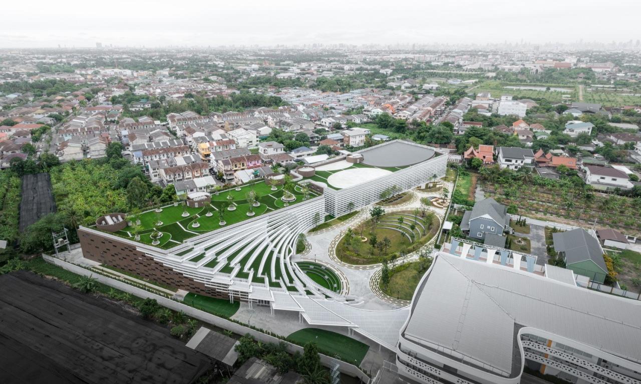 BIM建筑|扇形展开，泰国吞武里校园 SISB / Plan Architect