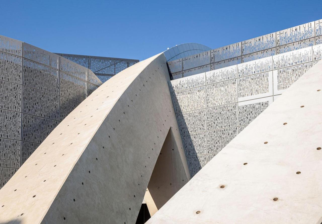 BIM建筑|南非德班基督教中心 / Elphick Proome Architects