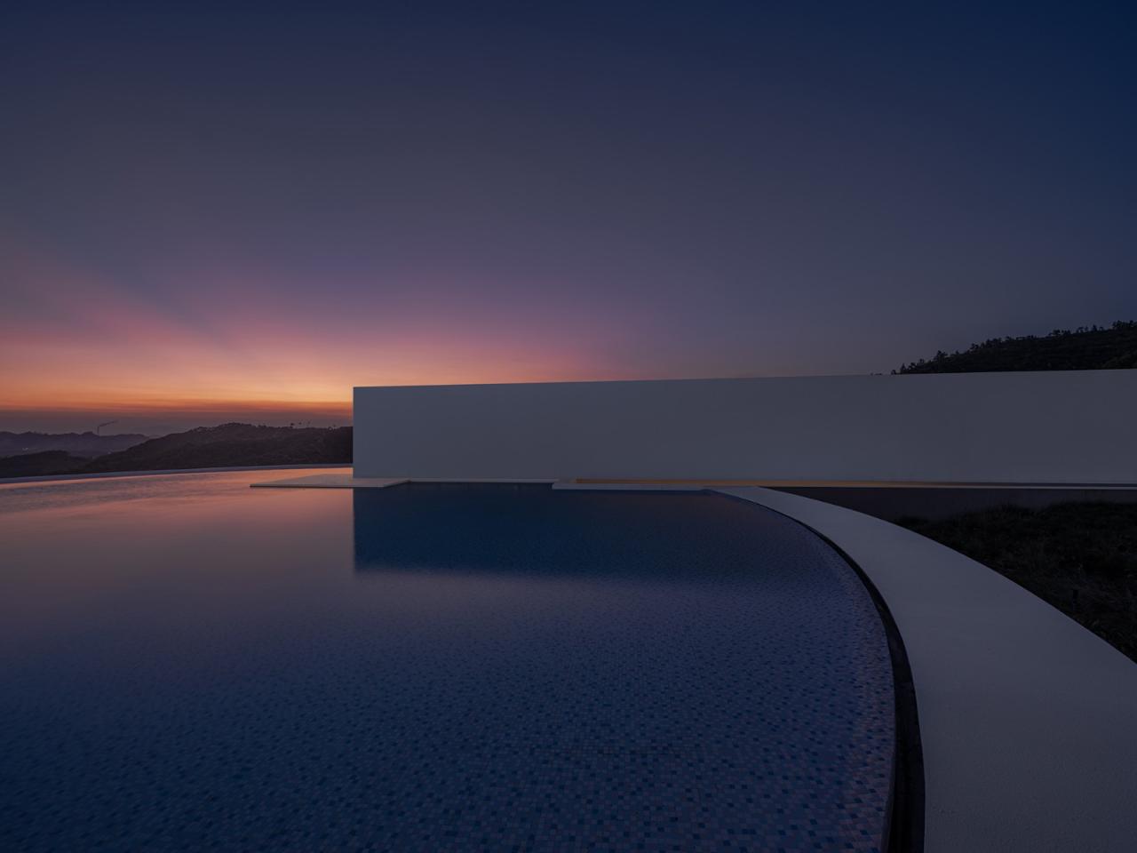 BIM建筑|悬崖上的海边书屋：惠州双月湾一滴水图书馆 / 三文建筑