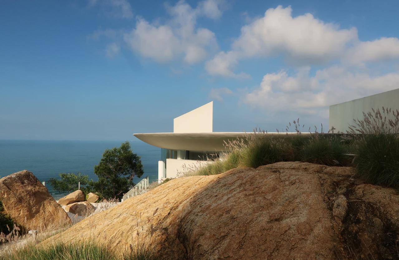 BIM建筑|悬崖上的海边书屋：惠州双月湾一滴水图书馆 / 三文建筑