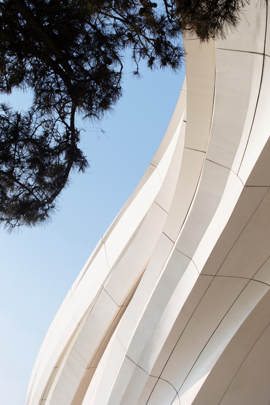 BIM建筑|建筑融于自然：眉山东部新城三中心一基地 / 大陆建筑设计