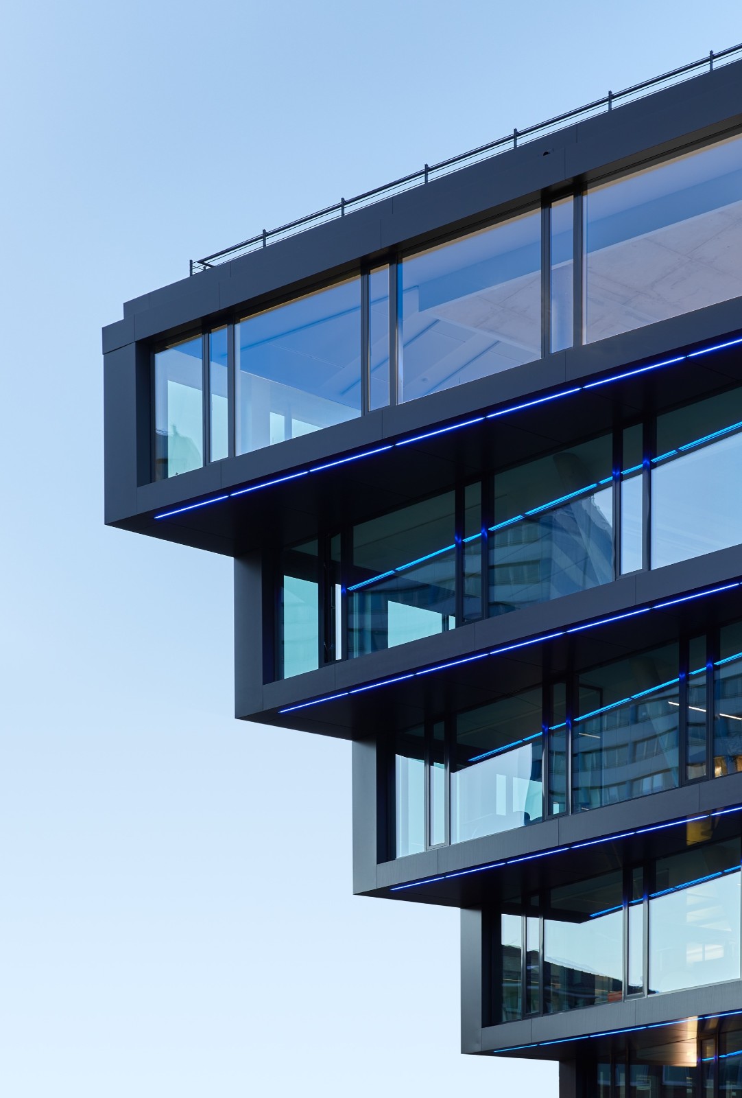 BIM建筑|墨卡托一号办公大楼 / Hadi Teherani Architects