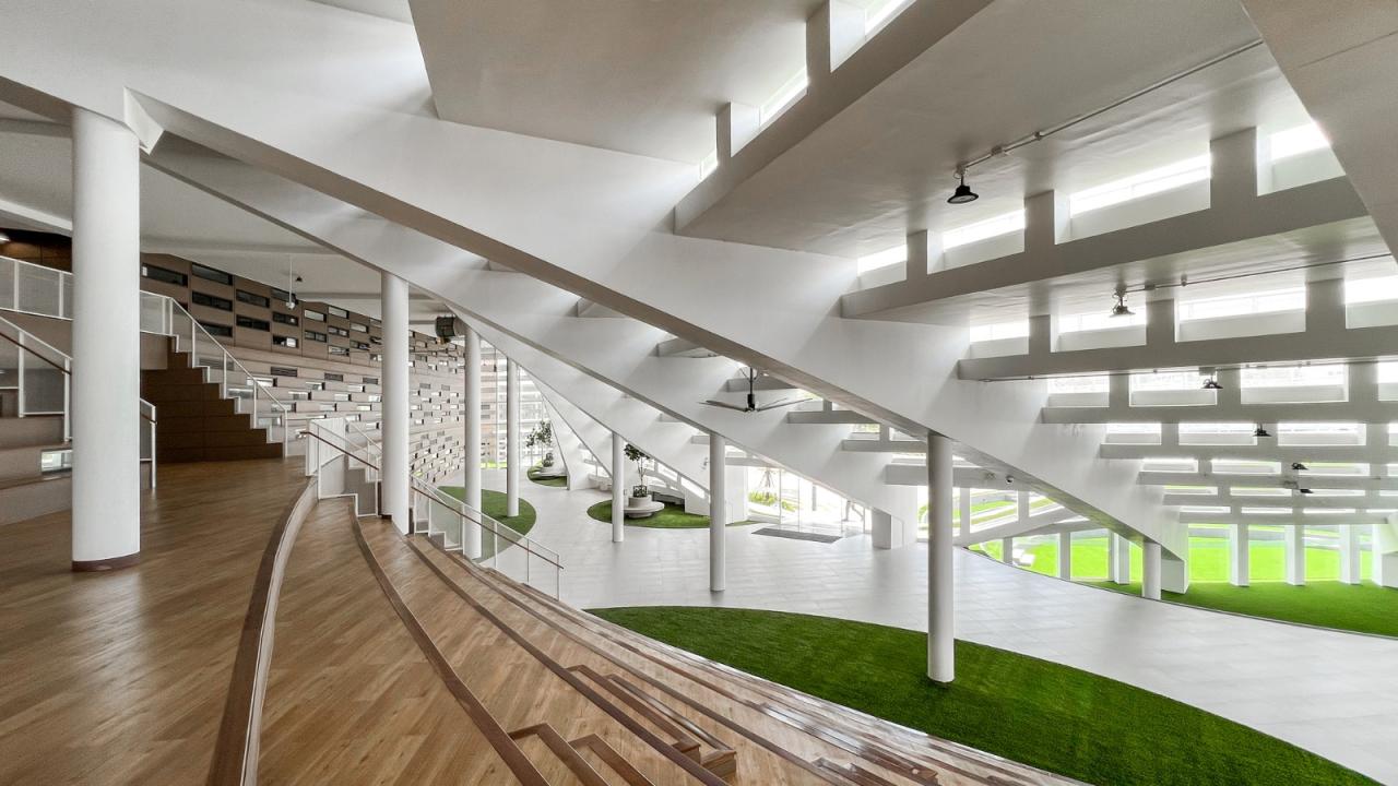 BIM建筑|扇形展开，泰国吞武里校园 SISB / Plan Architect