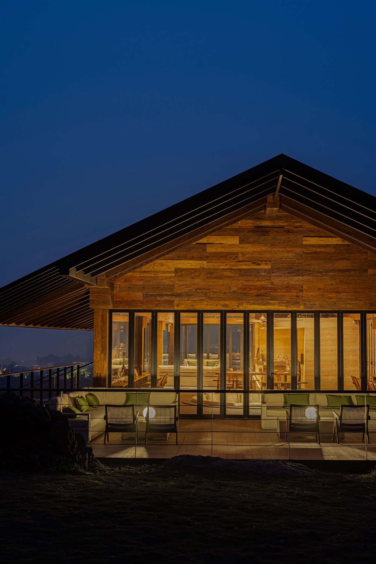 BIM建筑|峨眉山高桥小镇 / 超级平常空间设计