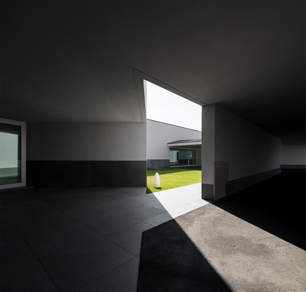 BIM建筑|台丰高尔夫俱乐部嘉卿会馆 / Álvaro Siza Vieira + Carlos Castanheira