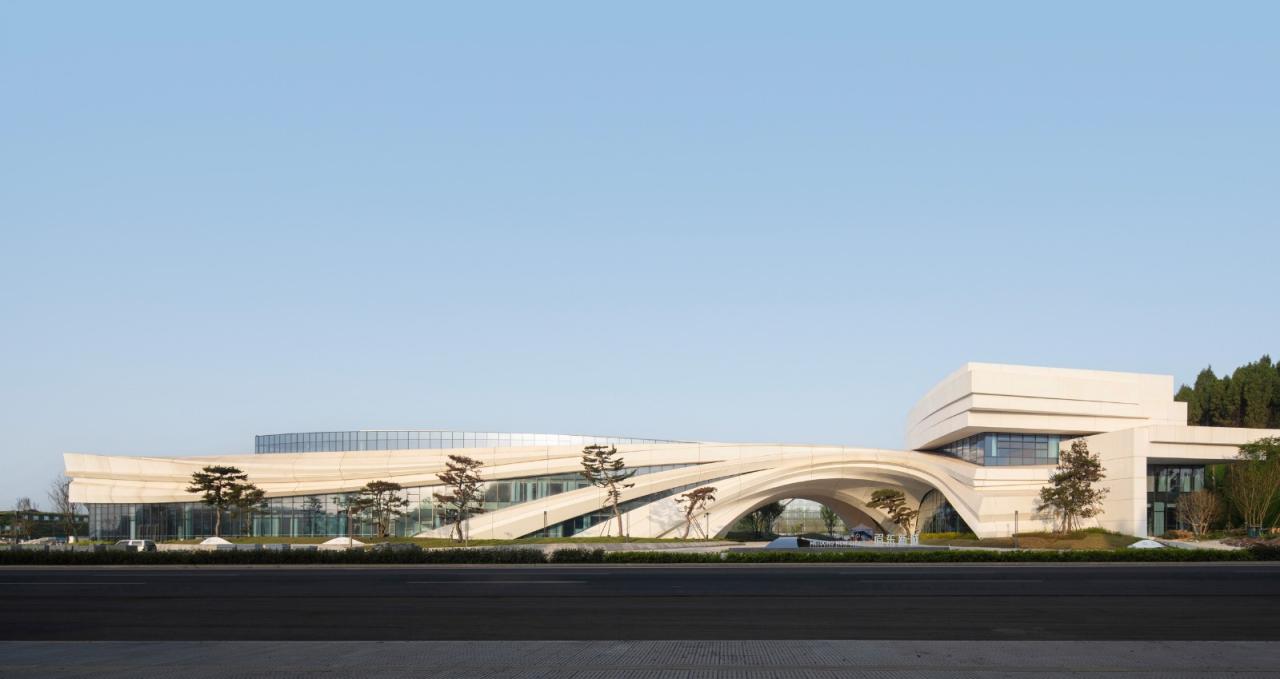 BIM建筑|建筑融于自然：眉山东部新城三中心一基地 / 大陆建筑设计