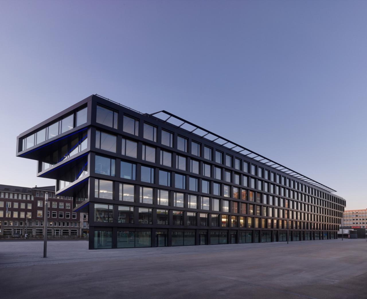 BIM建筑|墨卡托一号办公大楼 / Hadi Teherani Architects