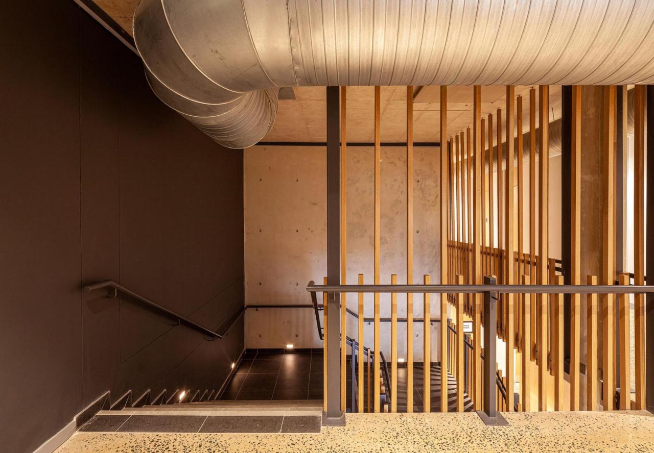 BIM建筑|南非德班基督教中心 / Elphick Proome Architects