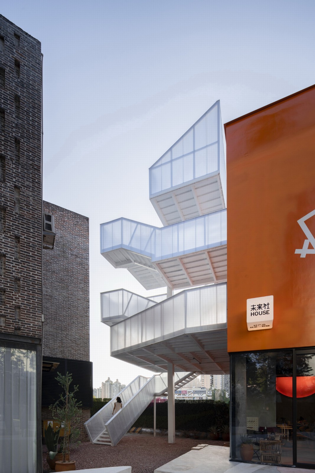 BIM建筑|工业遗址世界里的橙色糖果-未来社HOUSE / Wutopia Lab