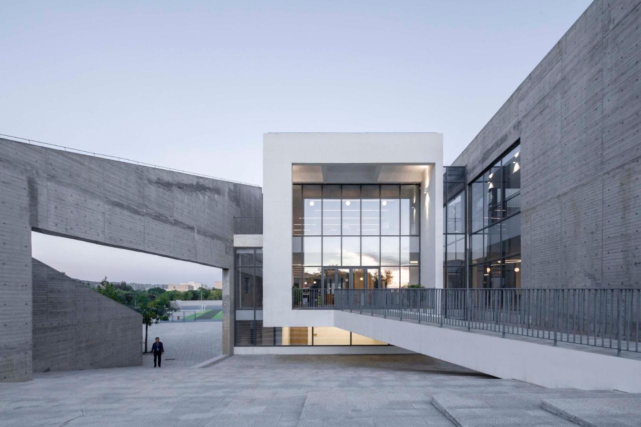 BIM建筑|友兰中学图艺综合楼 / WAU建筑事务所