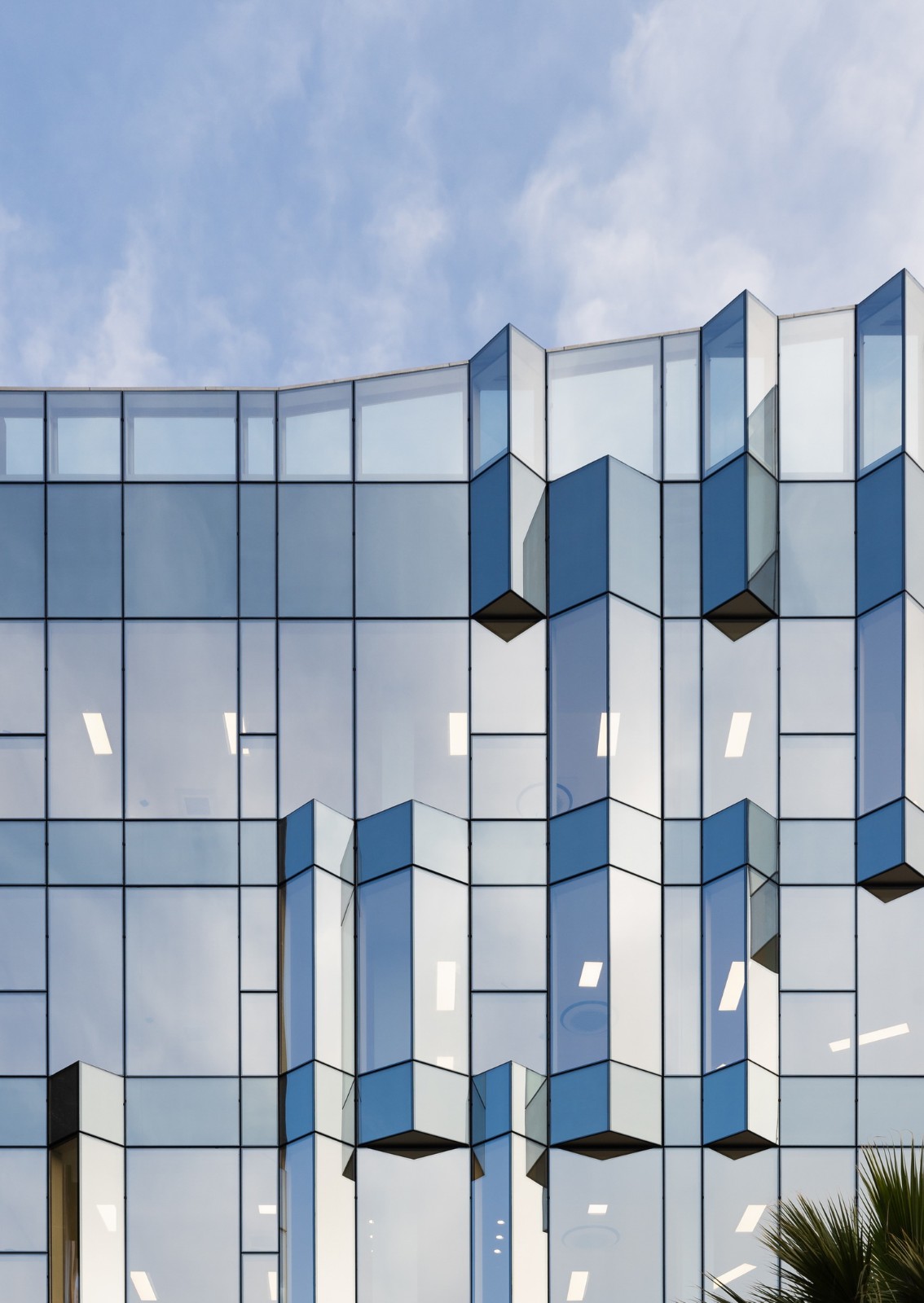 BIM建筑|Etraton 办公楼 / ARK-architecture