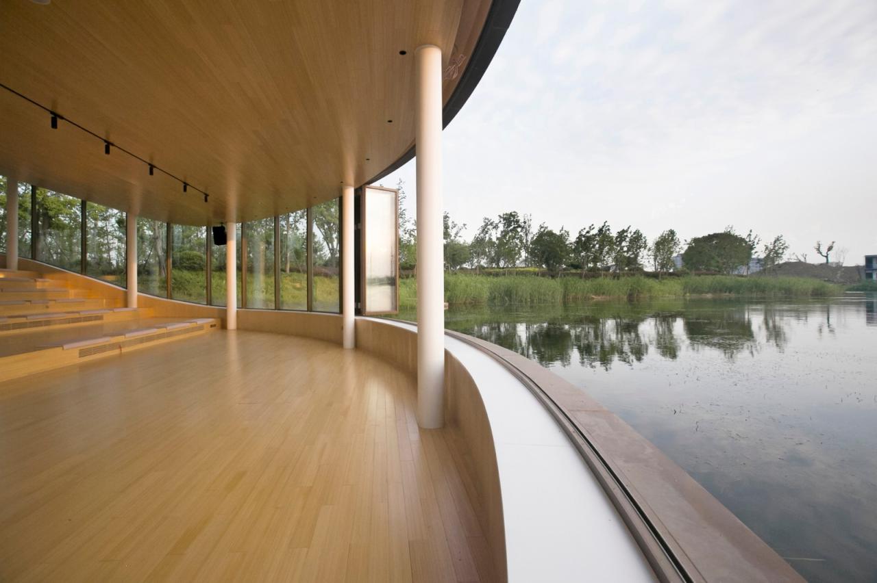 BIM建筑|湖畔剧场 / 禾下建筑社 + MADAM