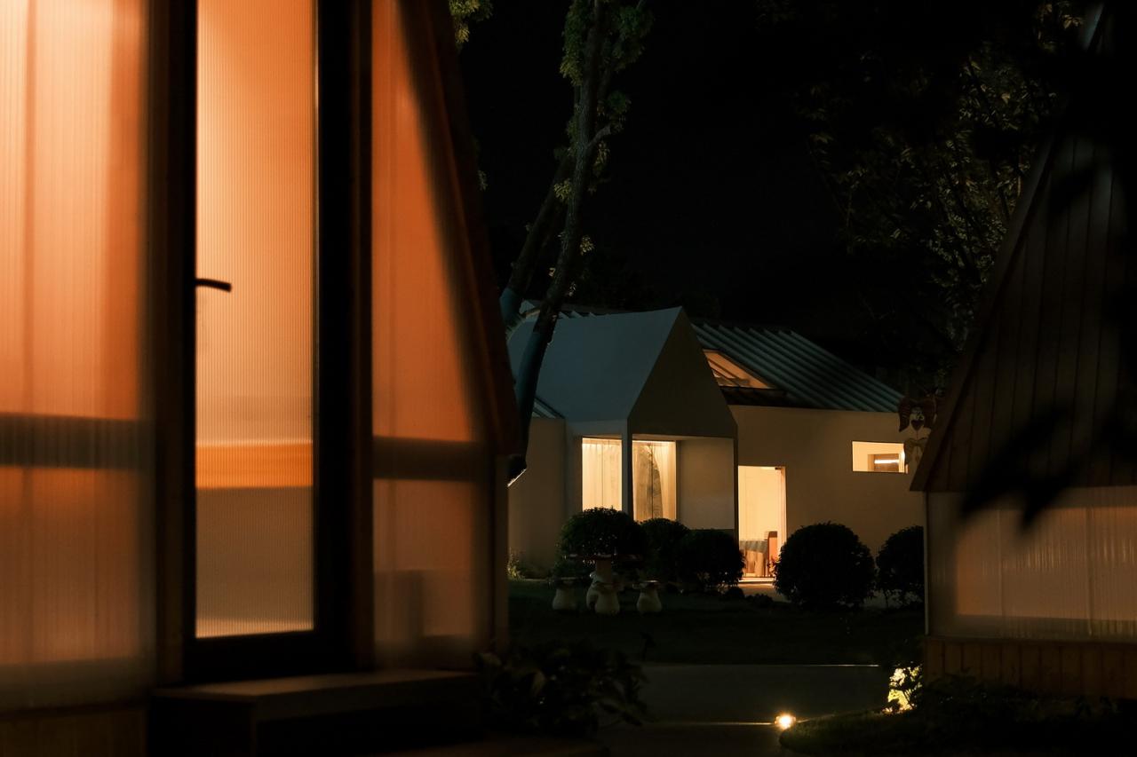 BIM建筑|乡亲们的院子餐厅 / 有点设计