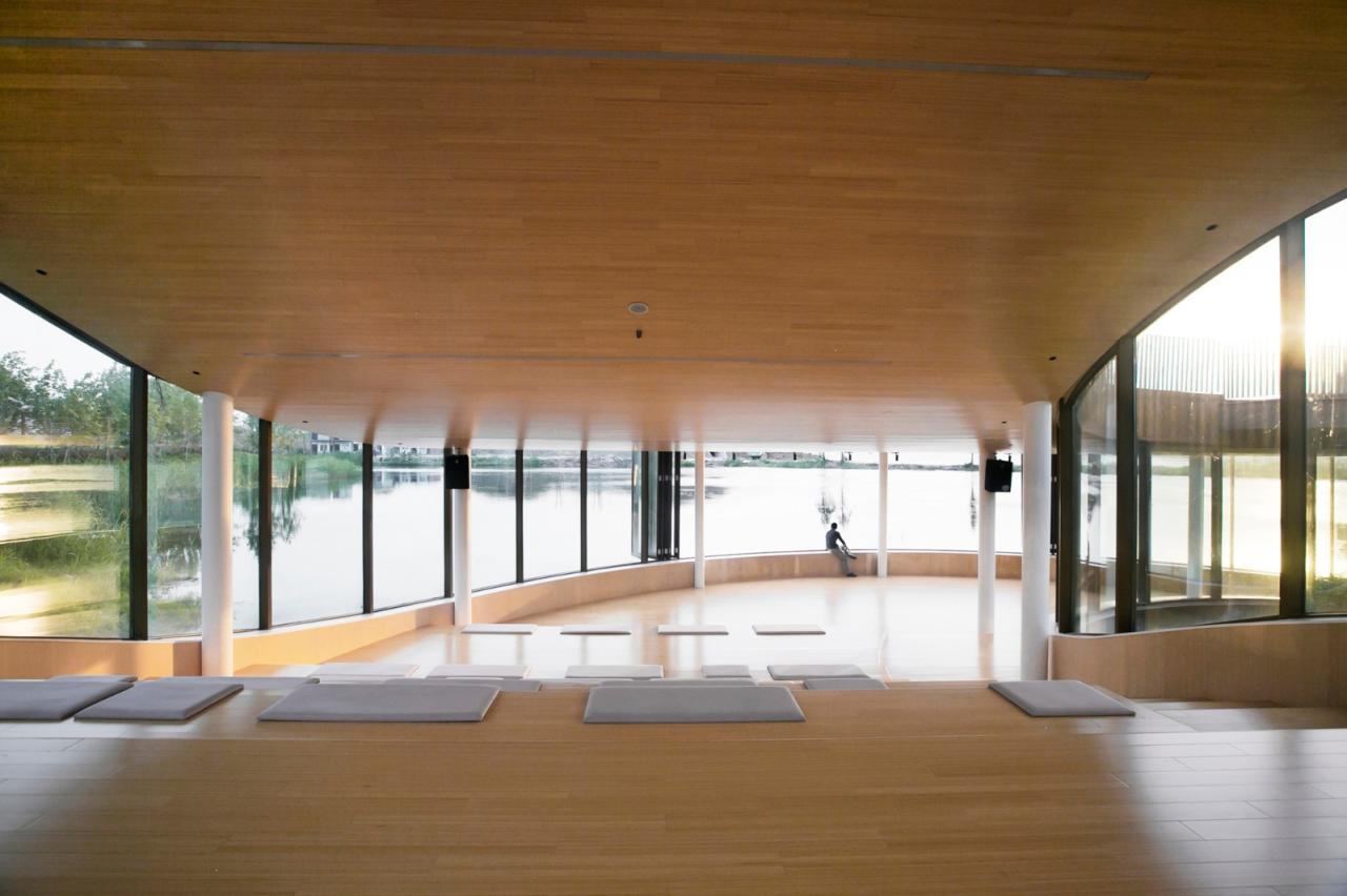 BIM建筑|湖畔剧场 / 禾下建筑社 + MADAM