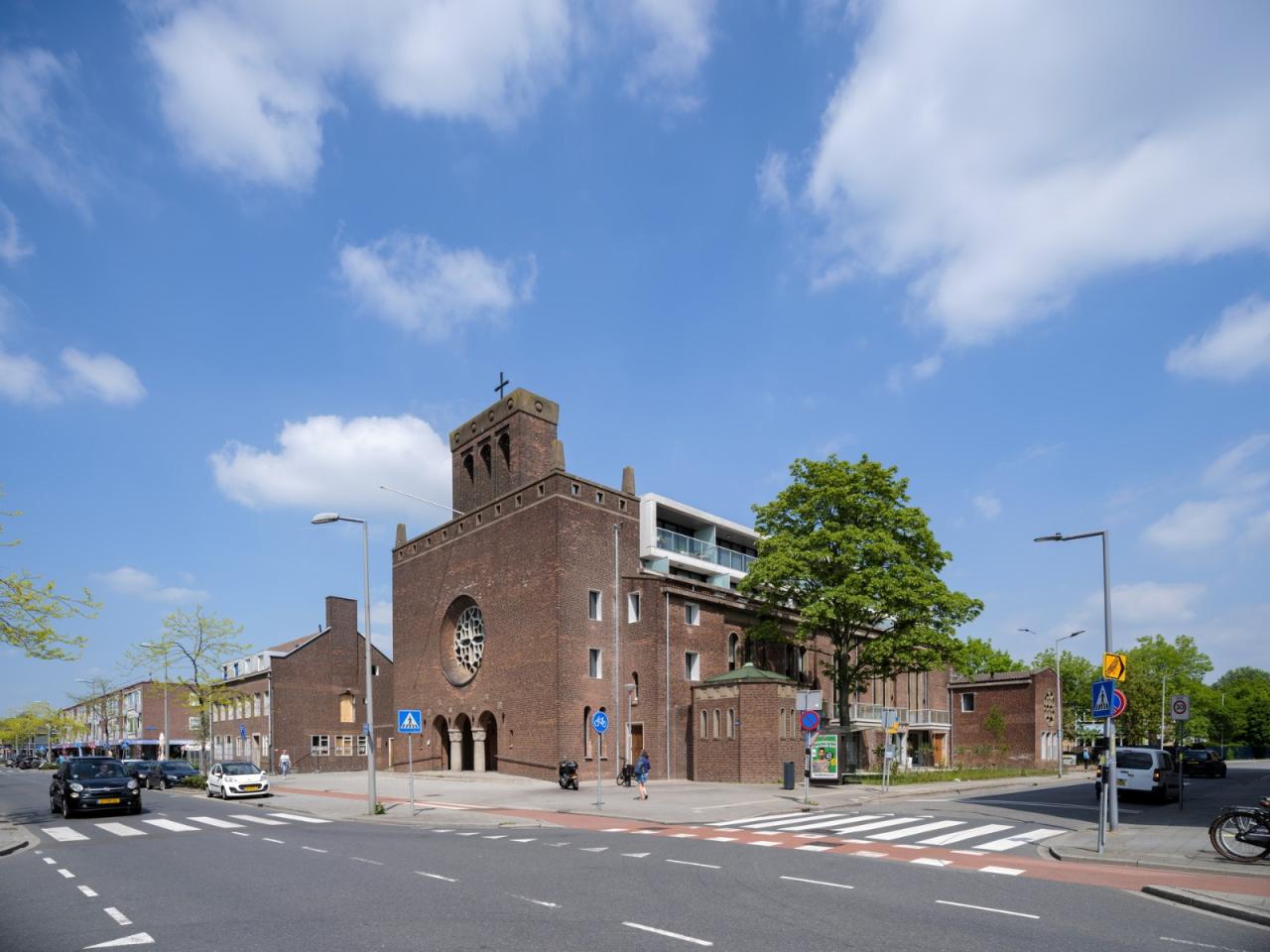 BIM建筑|从教堂到公寓的更新改造 / HOYT Architecten