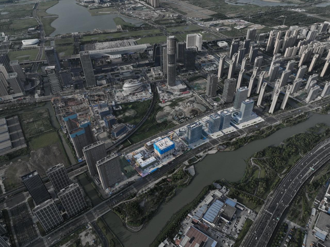 BIM建筑|高铁新城商务新地标·芯光大厦 / 简和建筑