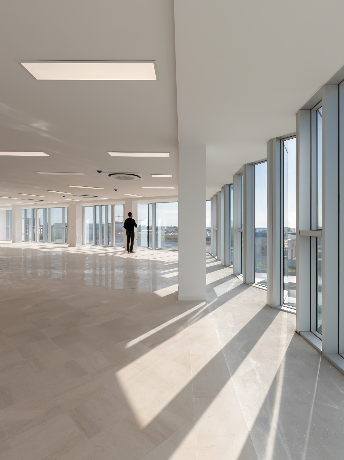 BIM建筑|Etraton 办公楼 / ARK-architecture