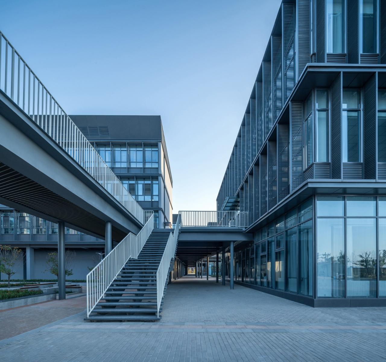 BIM建筑|郑州航空港第八安置区配套中学暨郑州第130中学 / 上海联创设计集团