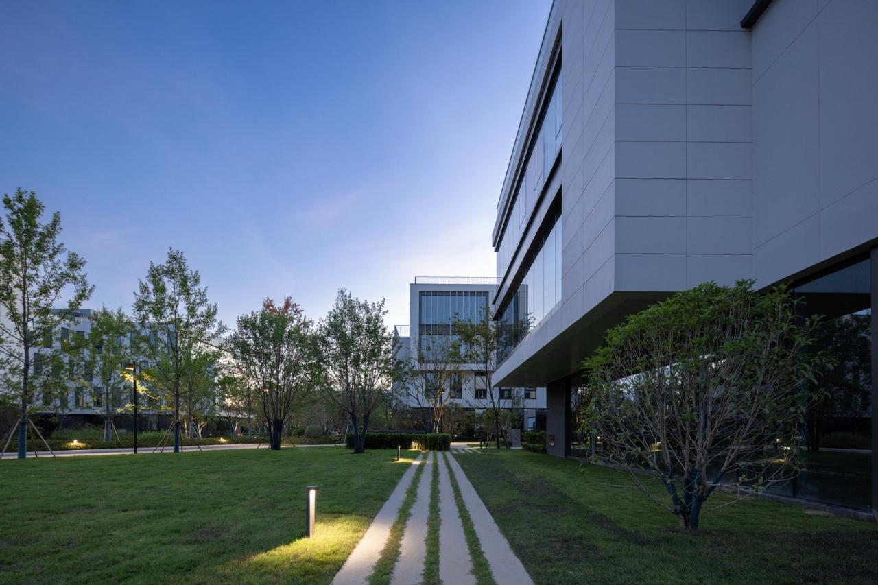 BIM建筑|南京紫金山麓首个AI人工智能产业载体 / 三益中国