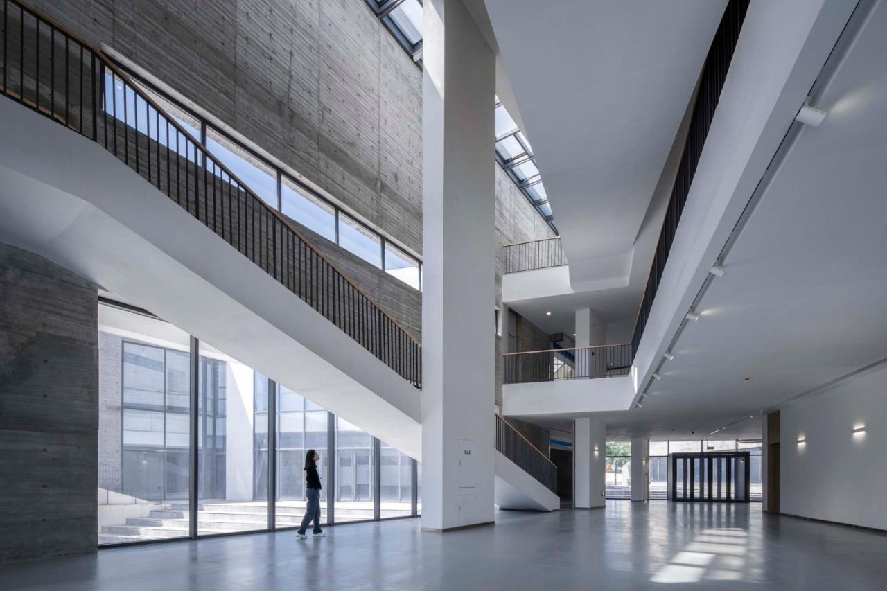 BIM建筑|友兰中学图艺综合楼 / WAU建筑事务所