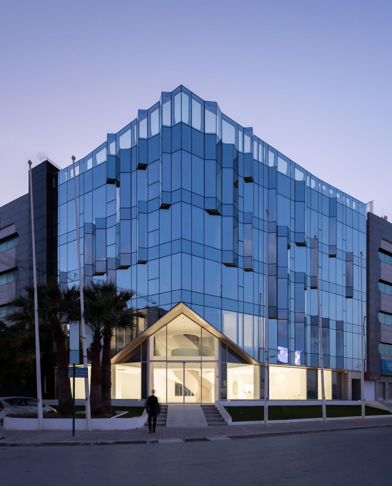 BIM建筑|Etraton 办公楼 / ARK-architecture