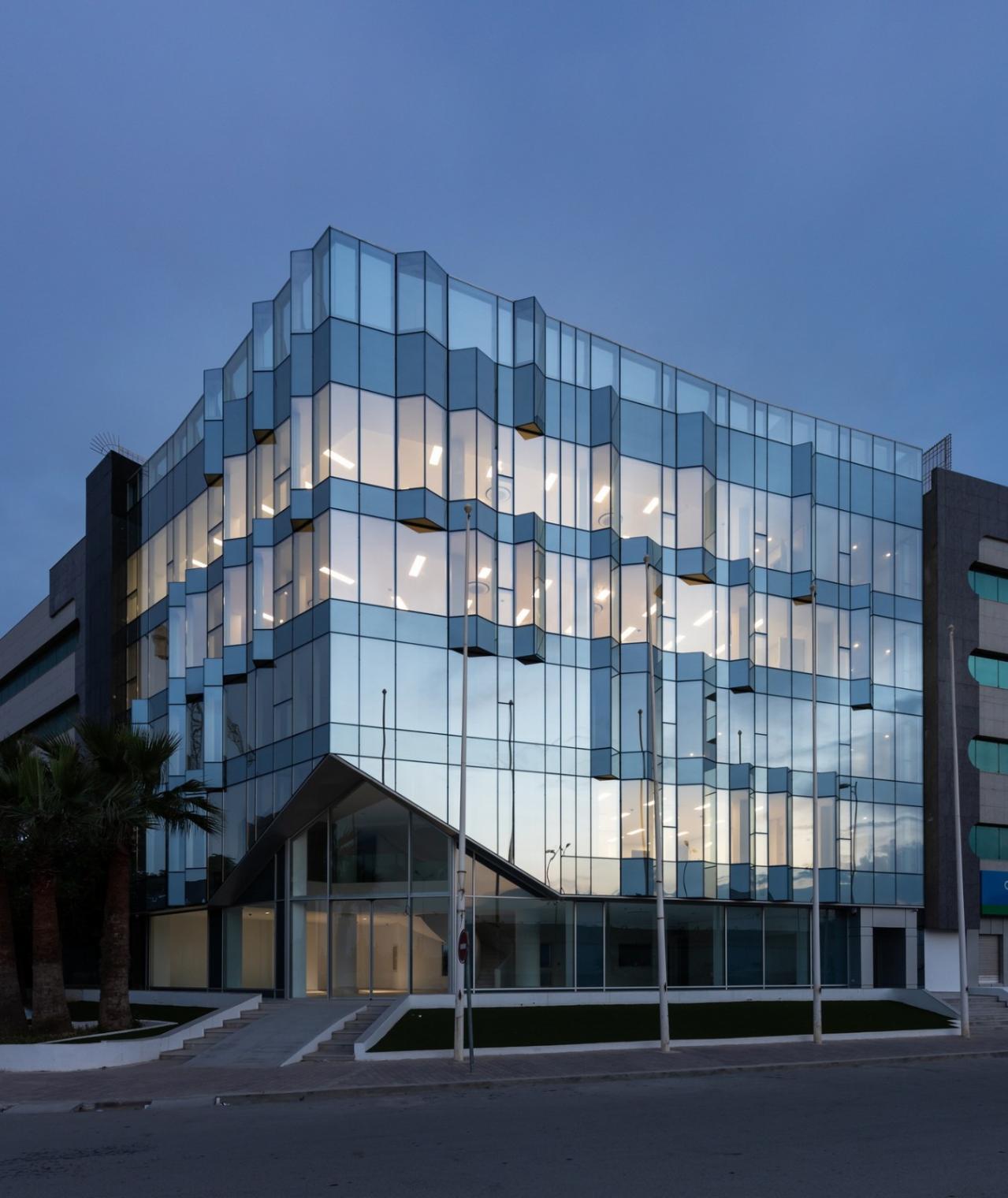 BIM建筑|Etraton 办公楼 / ARK-architecture