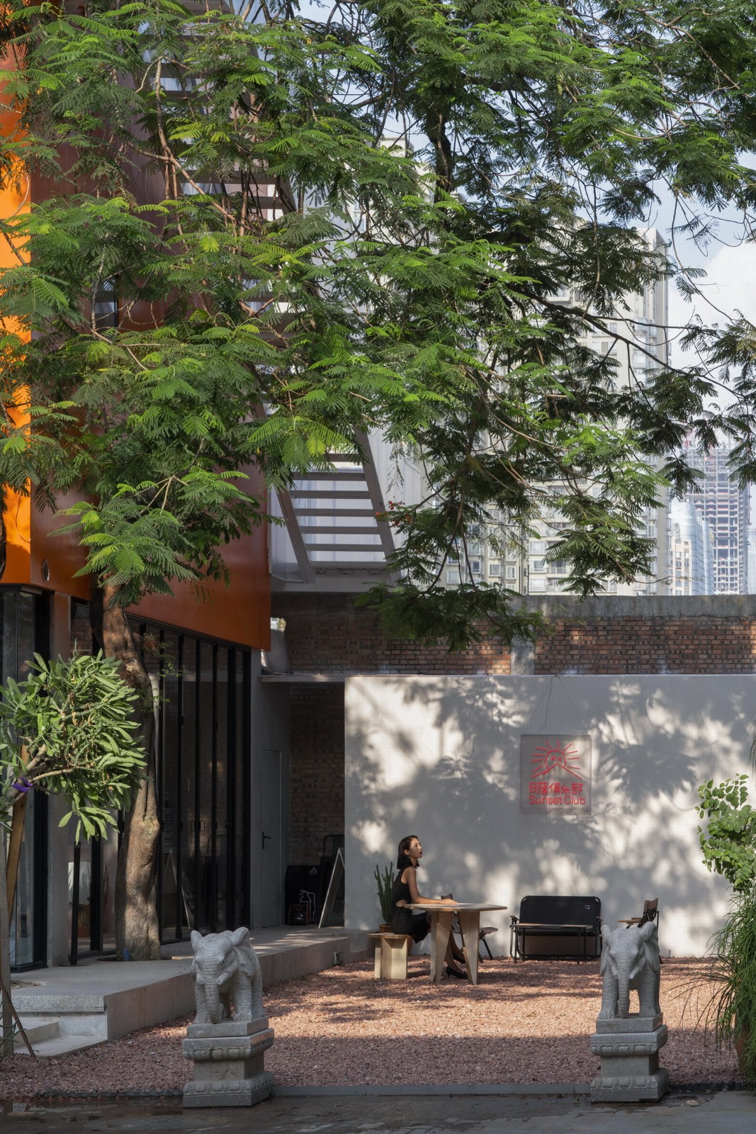 BIM建筑|工业遗址世界里的橙色糖果-未来社HOUSE / Wutopia Lab