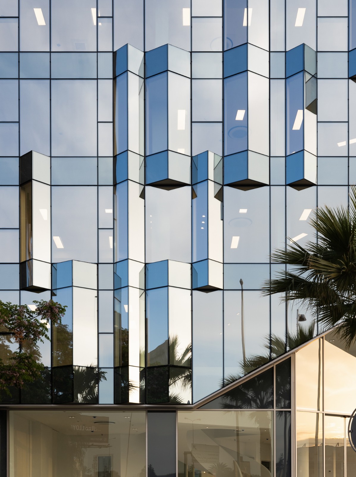 BIM建筑|Etraton 办公楼 / ARK-architecture