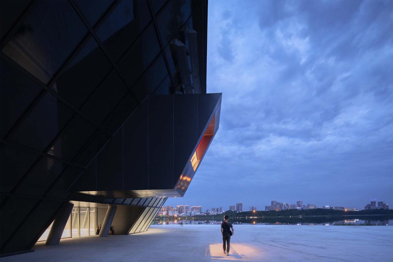 BIM建筑|成都天府路演艺术中心 / 天仝建筑