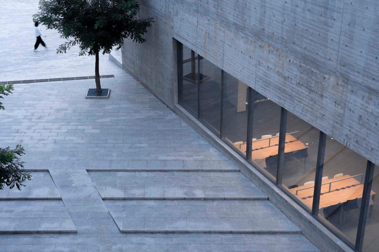 BIM建筑|友兰中学图艺综合楼 / WAU建筑事务所