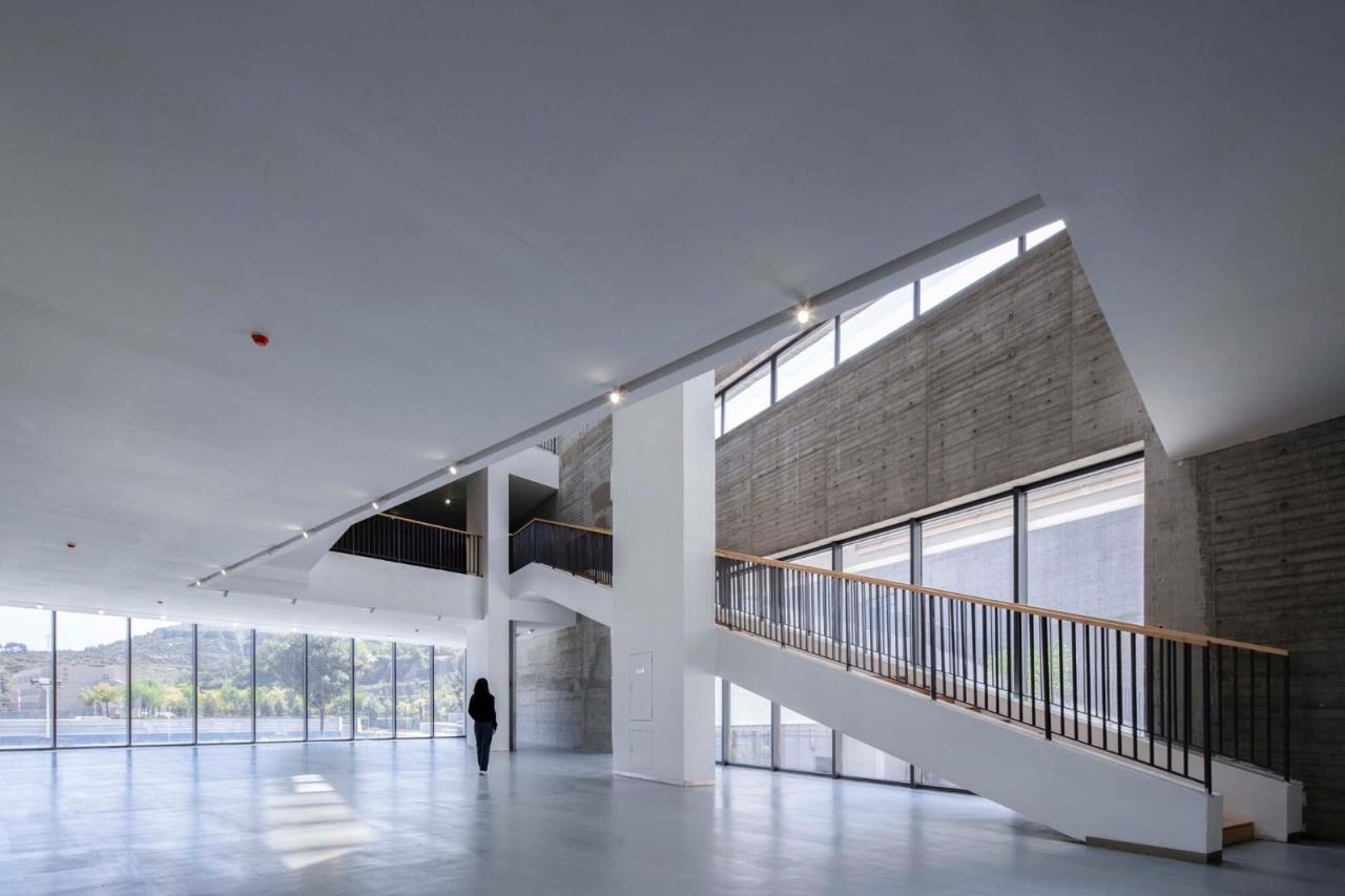 BIM建筑|友兰中学图艺综合楼 / WAU建筑事务所