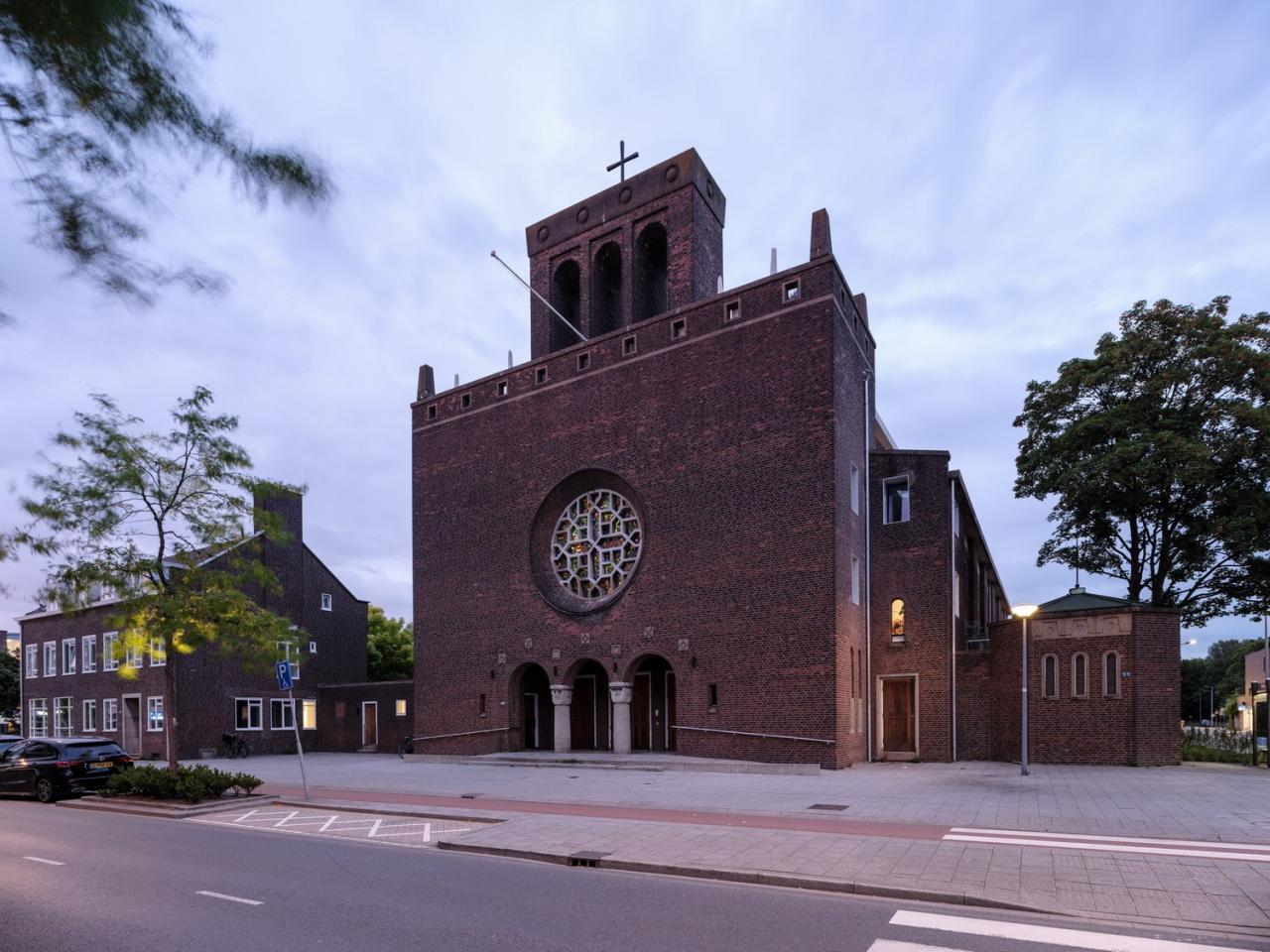 BIM建筑|从教堂到公寓的更新改造 / HOYT Architecten