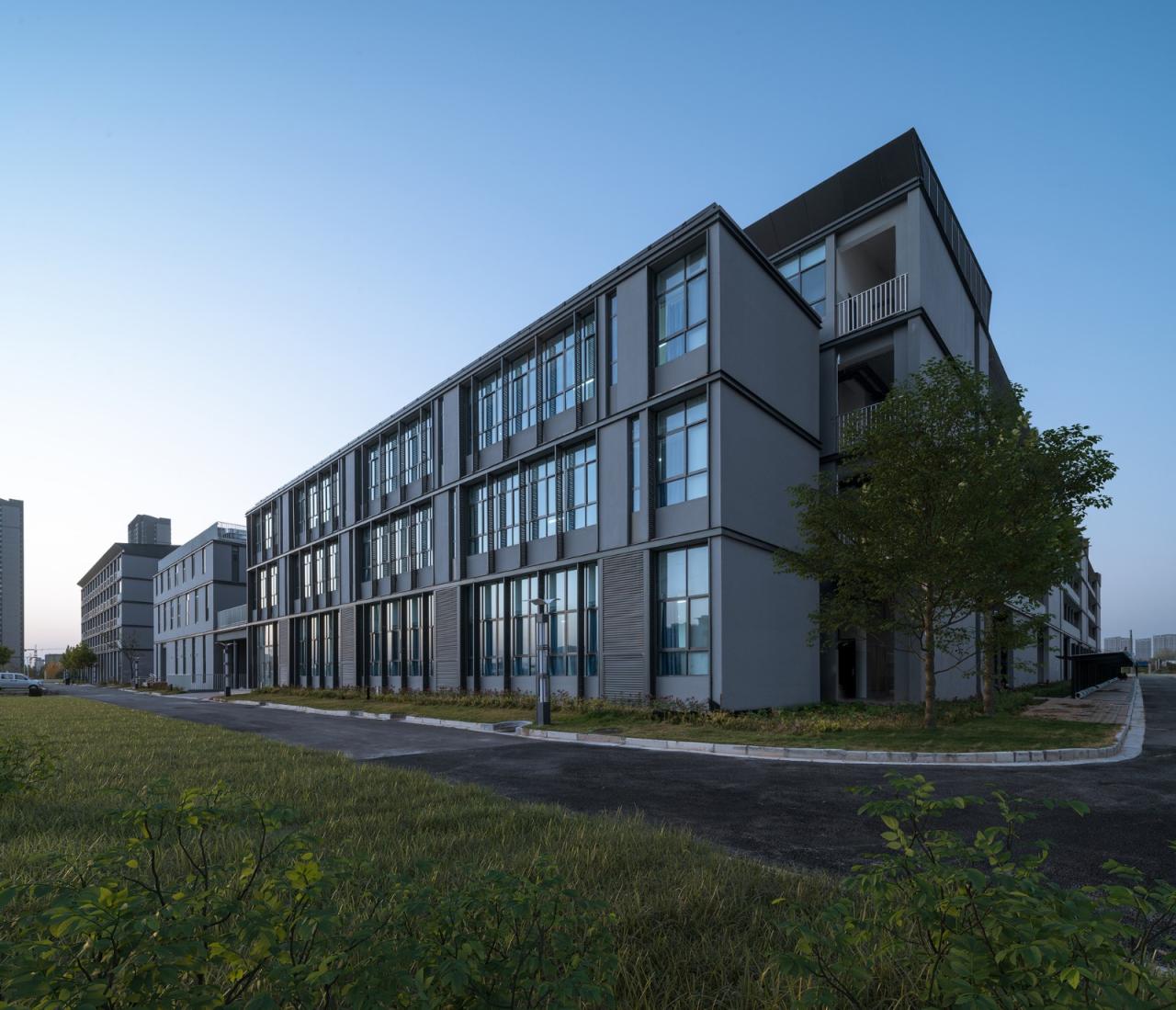 BIM建筑|郑州航空港第八安置区配套中学暨郑州第130中学 / 上海联创设计集团